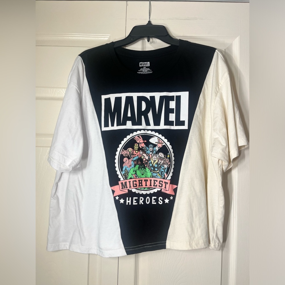Marvel Women's Colorblock‎ Graphic Cropped T-shirt